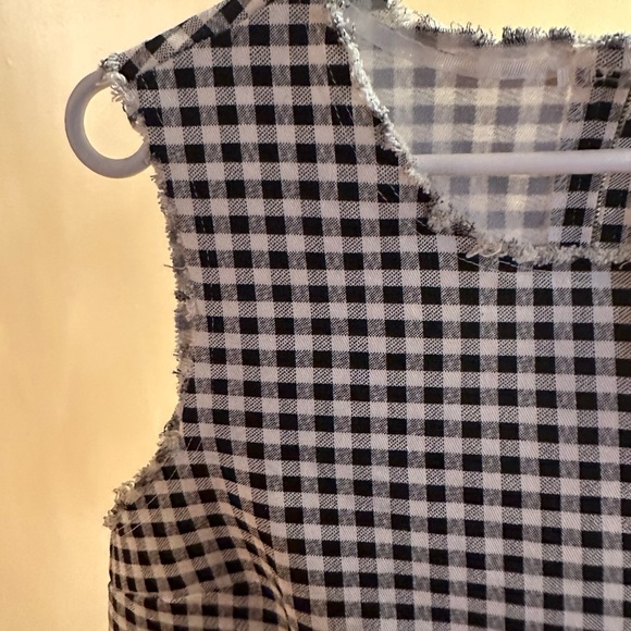 Raw hem checkered top ** tags attached** - Picture 4 of 9